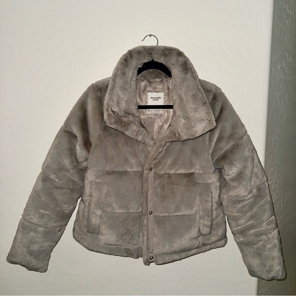 abercrombie & fitch faux fur mini puffer size M